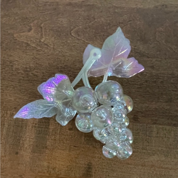 Strung Glass Iridescent Bunch of Grapes clear 1970’s Ornament - Picture 3 of 7